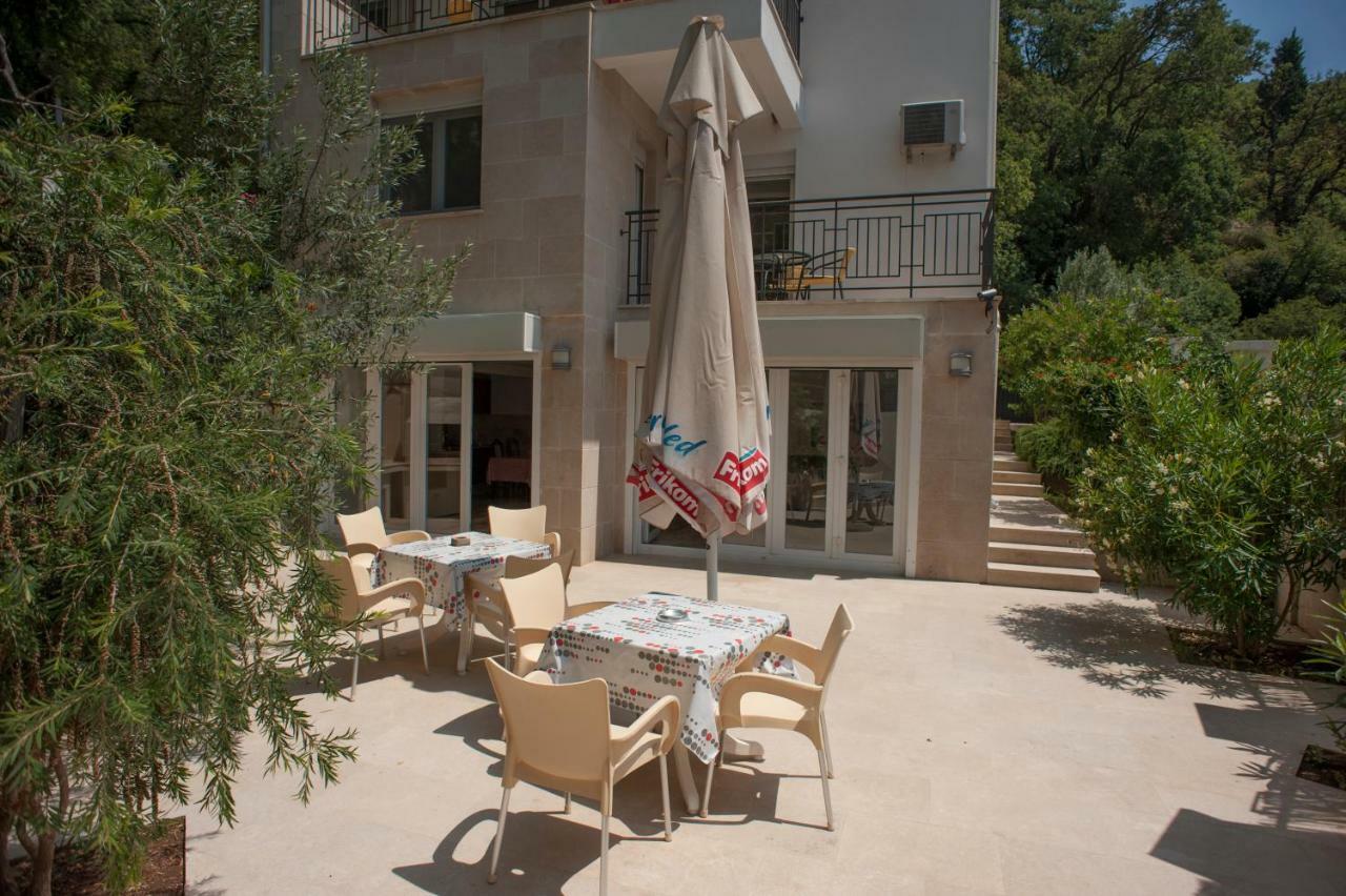 Apartments Villa Simonovic Petrovac Exterior foto